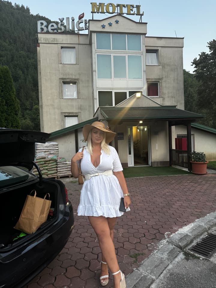 ⭐   Monika   ⭐